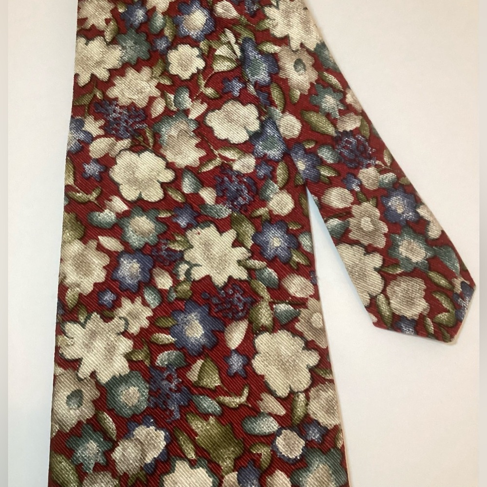 Vintage Van Heusan Necktie - Picture 5 of 7